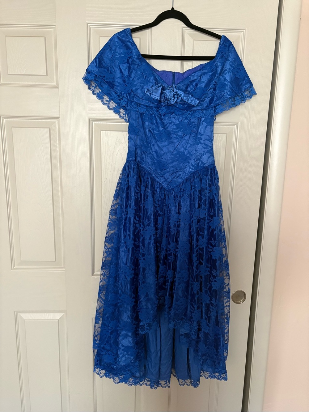 Vintage Royal Blue Lace Off-the-Shoulder Formal Dress